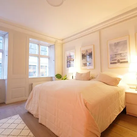 Carolinas - Adm 1 - 3 * Kopenhaga